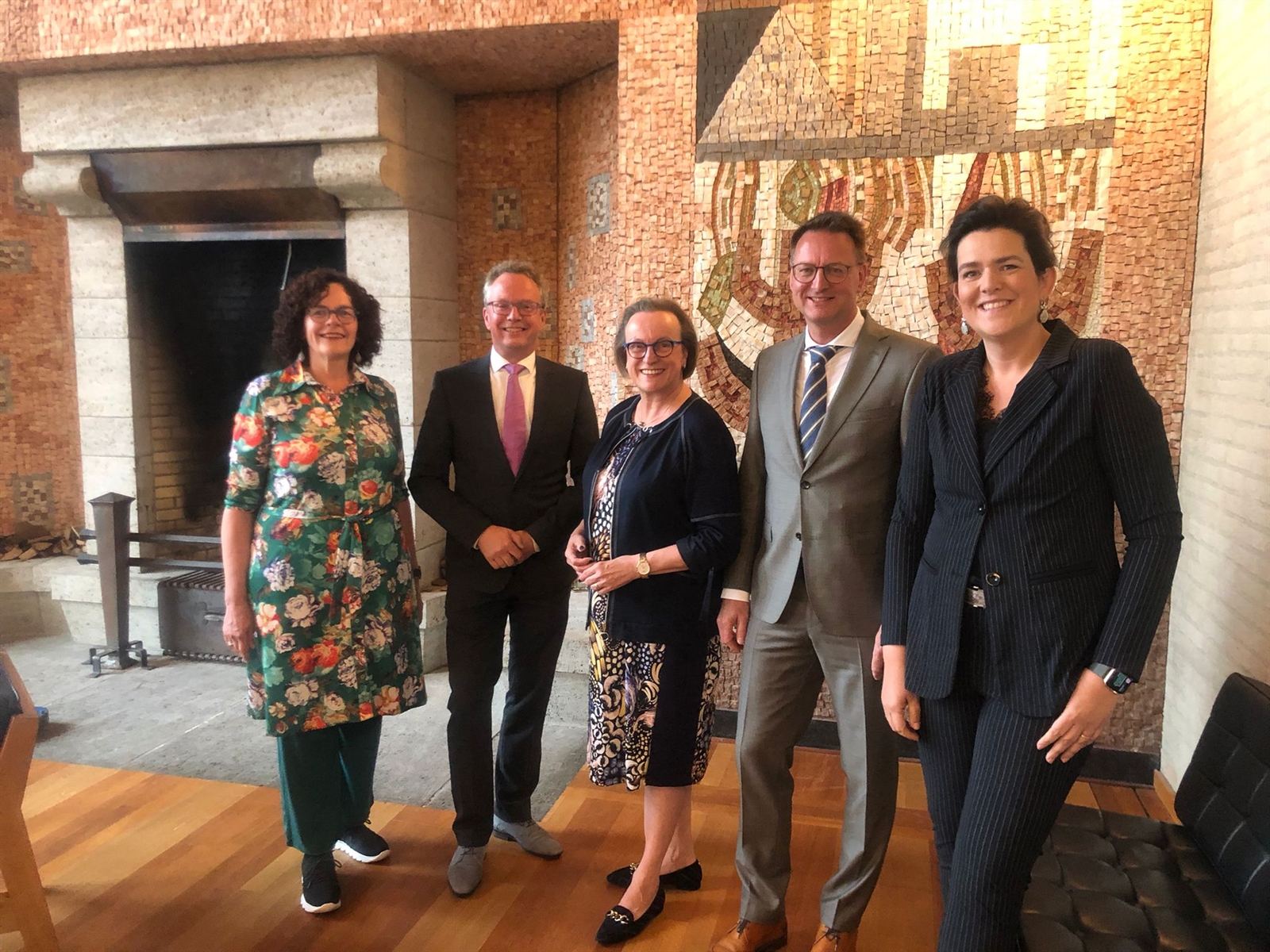 v.l.n.r. Marie-José Luttikholt, Gerard Gerrits, Jacqueline Freriksen, Claudio Bruggink en Hanneke Steen-Klok